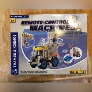 Remote-Control Machines Construction Kit